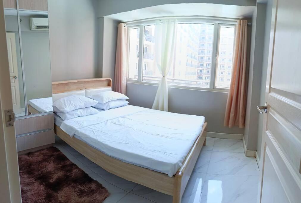 Monarch Parksuites - Balmoral Place Paranaque City Exterior photo